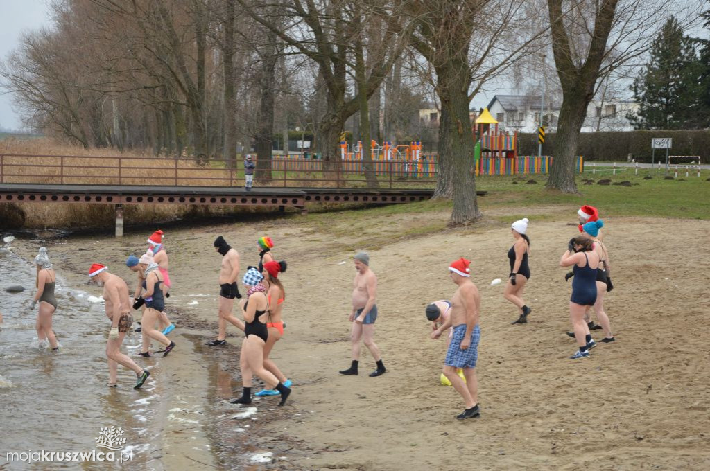 Świąteczne morsowanie w Gople