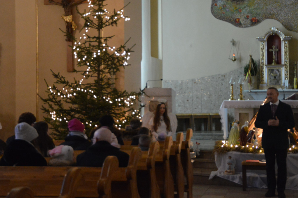 Świąteczne kolędowanie w kościele św. Teresy