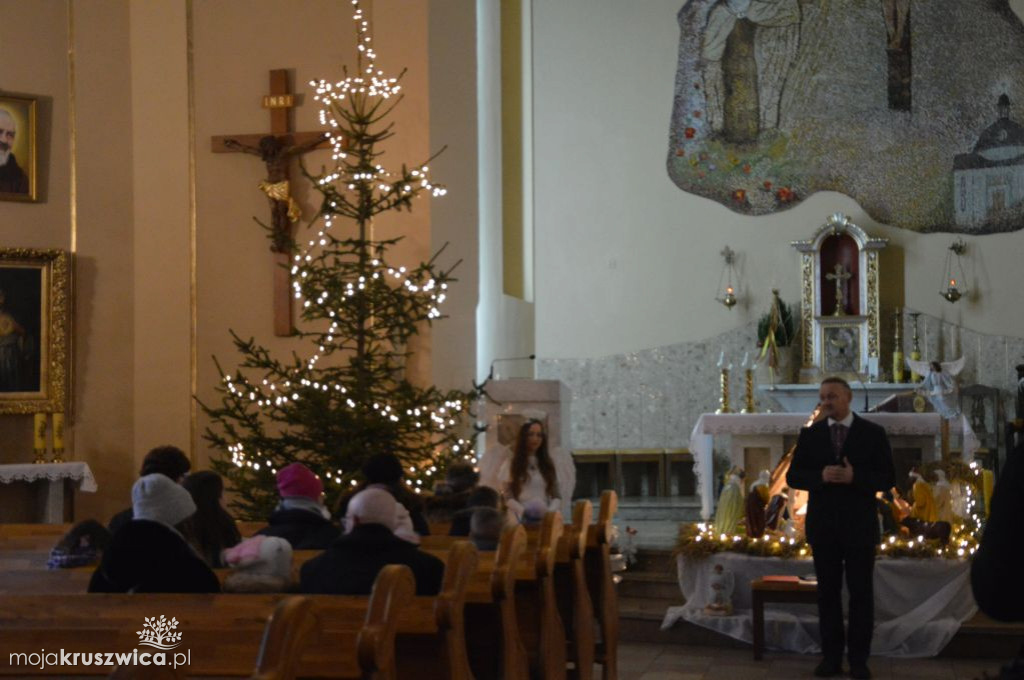 Świąteczne kolędowanie w kościele św. Teresy