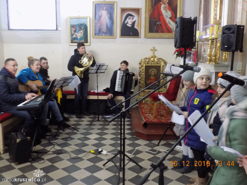 Kolędowanie w Chełmcach