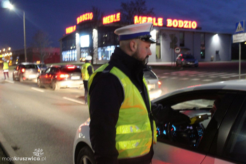 Skontrolowano kierujących na drogach