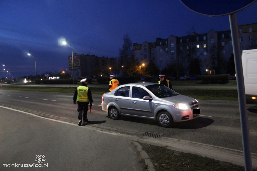Skontrolowano kierujących na drogach
