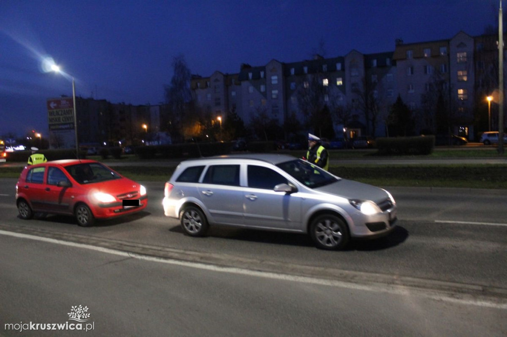 Skontrolowano kierujących na drogach
