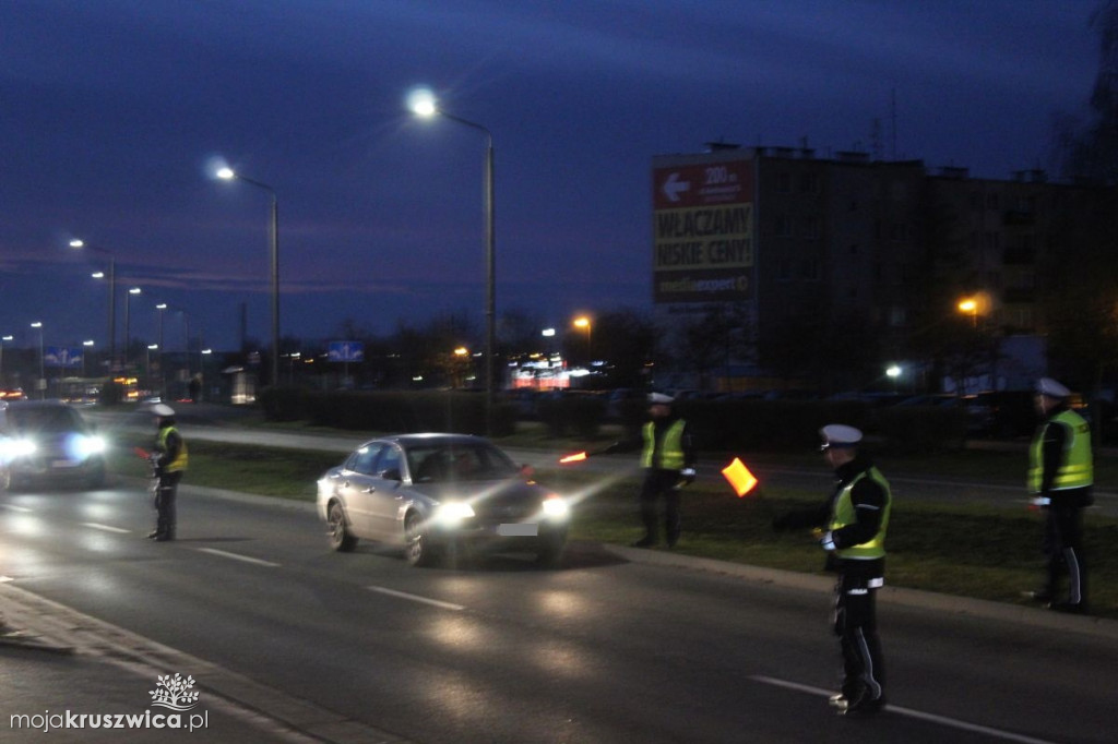 Skontrolowano kierujących na drogach