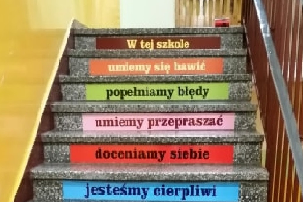 Naklejki edukacyjne w SP nr 1