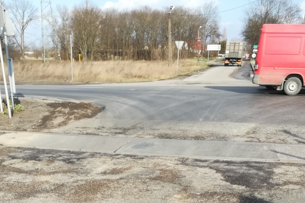 Przejazd kolejowo-drogowy naprawiony
