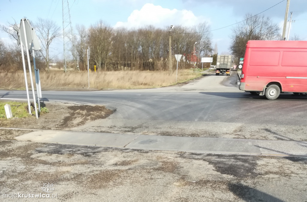 Przejazd kolejowo-drogowy naprawiony