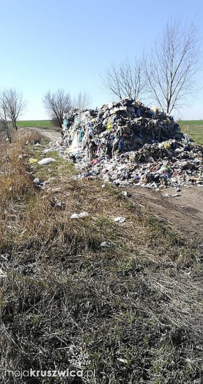 Kolejne śmieci podrzucone w naszej gminie