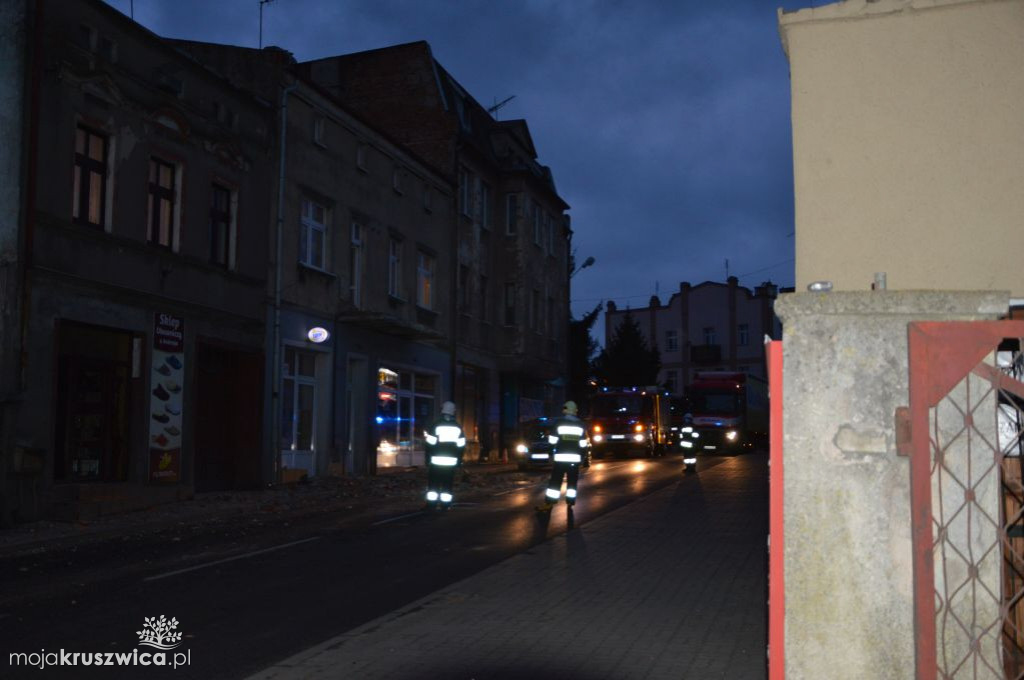 Strącił balkon jednej z kamienic