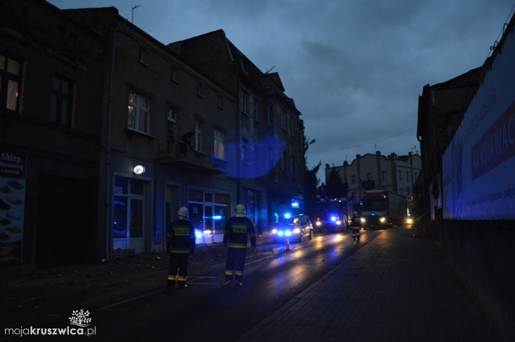 Strącił balkon jednej z kamienic