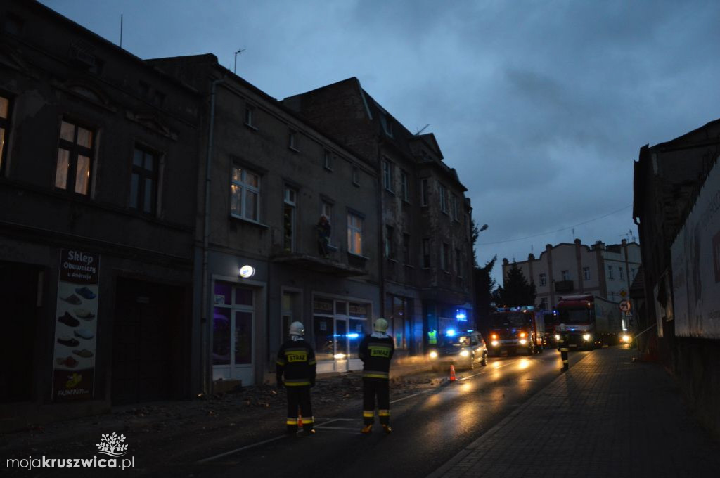 Strącił balkon jednej z kamienic