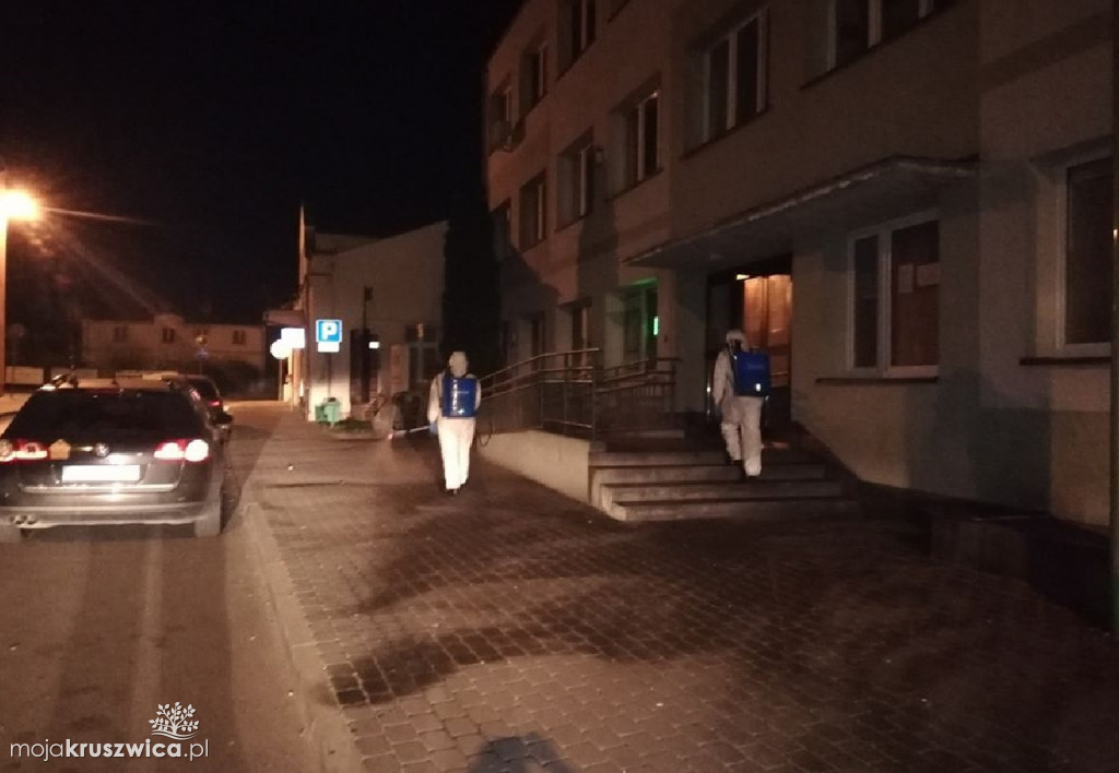 Dezynfekują miasto w godzinach nocnych [ZDJĘCIA]