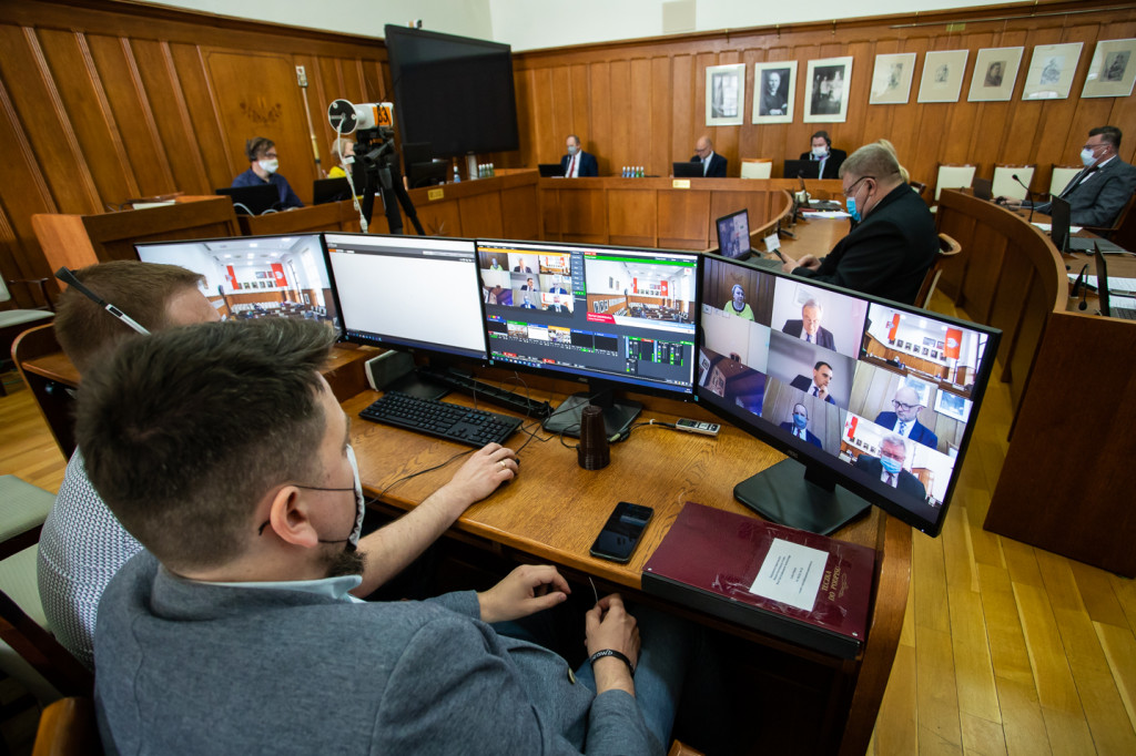  Marszałek z votum zaufania. Zarząd województwa otrzymał absolutorium [ZDJĘCIA]