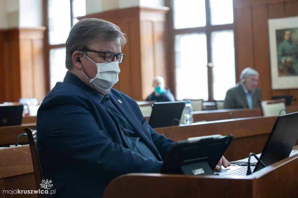  Marszałek z votum zaufania. Zarząd województwa otrzymał absolutorium [ZDJĘCIA]