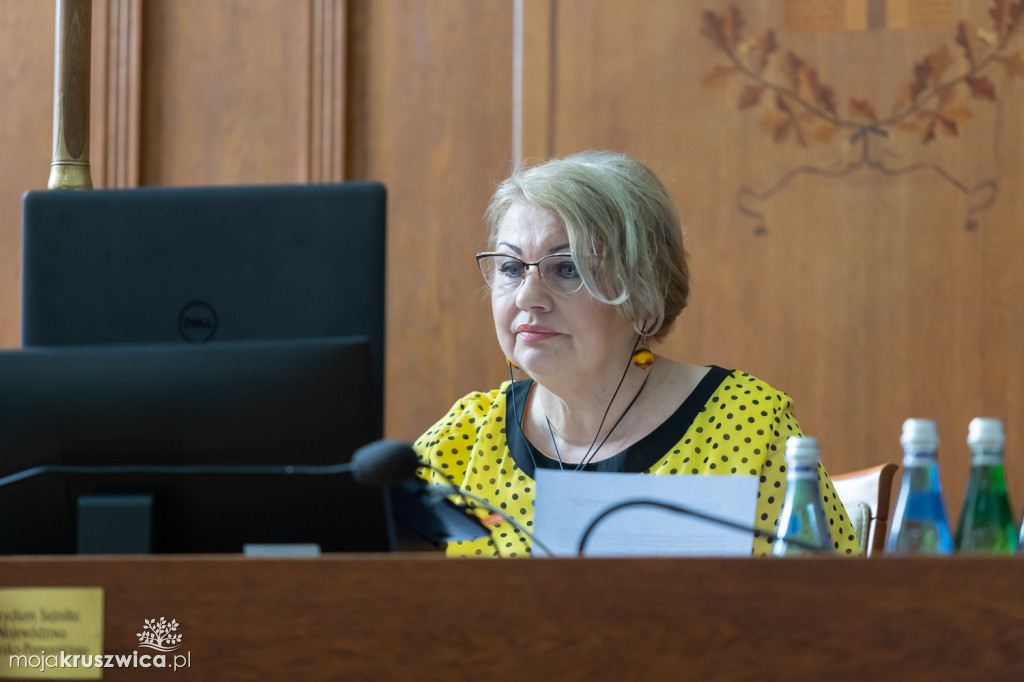  Marszałek z votum zaufania. Zarząd województwa otrzymał absolutorium [ZDJĘCIA]