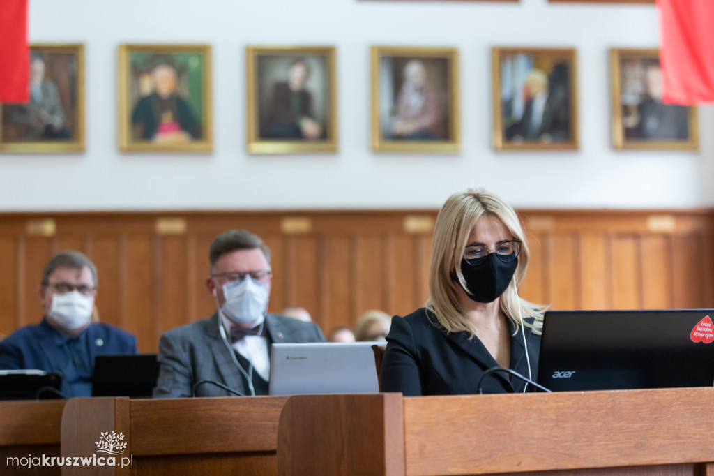  Marszałek z votum zaufania. Zarząd województwa otrzymał absolutorium [ZDJĘCIA]