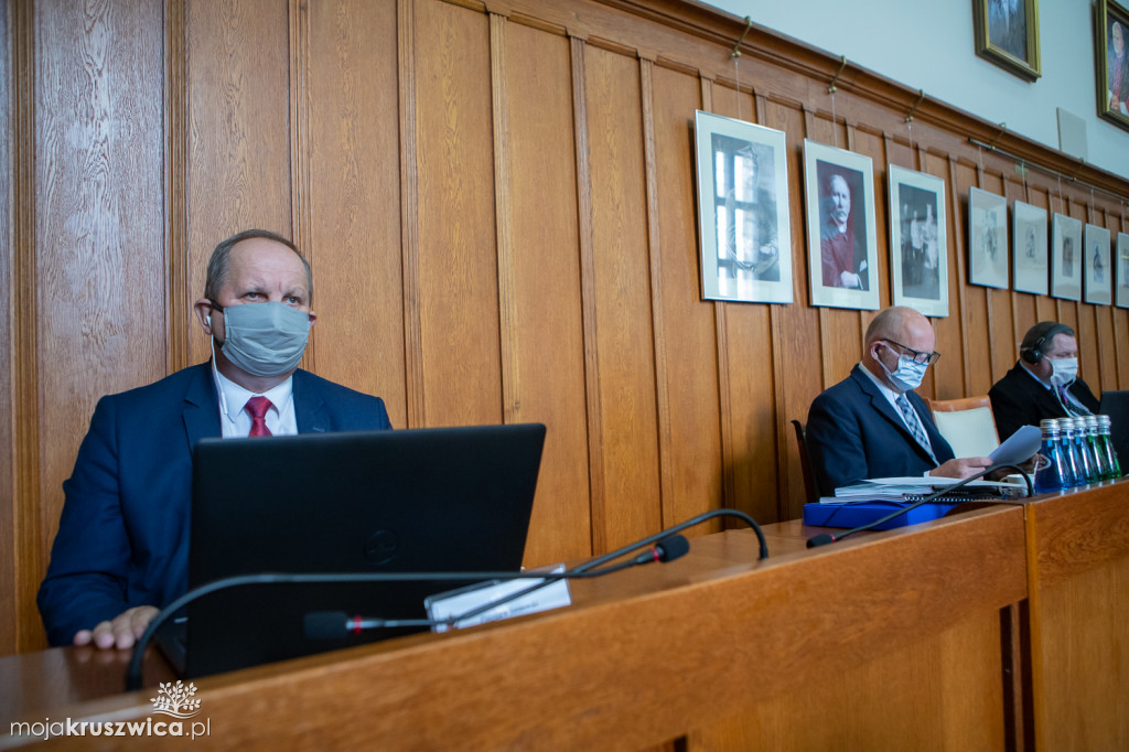  Marszałek z votum zaufania. Zarząd województwa otrzymał absolutorium [ZDJĘCIA]