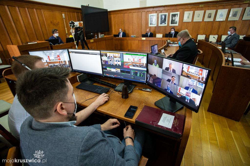  Marszałek z votum zaufania. Zarząd województwa otrzymał absolutorium [ZDJĘCIA]