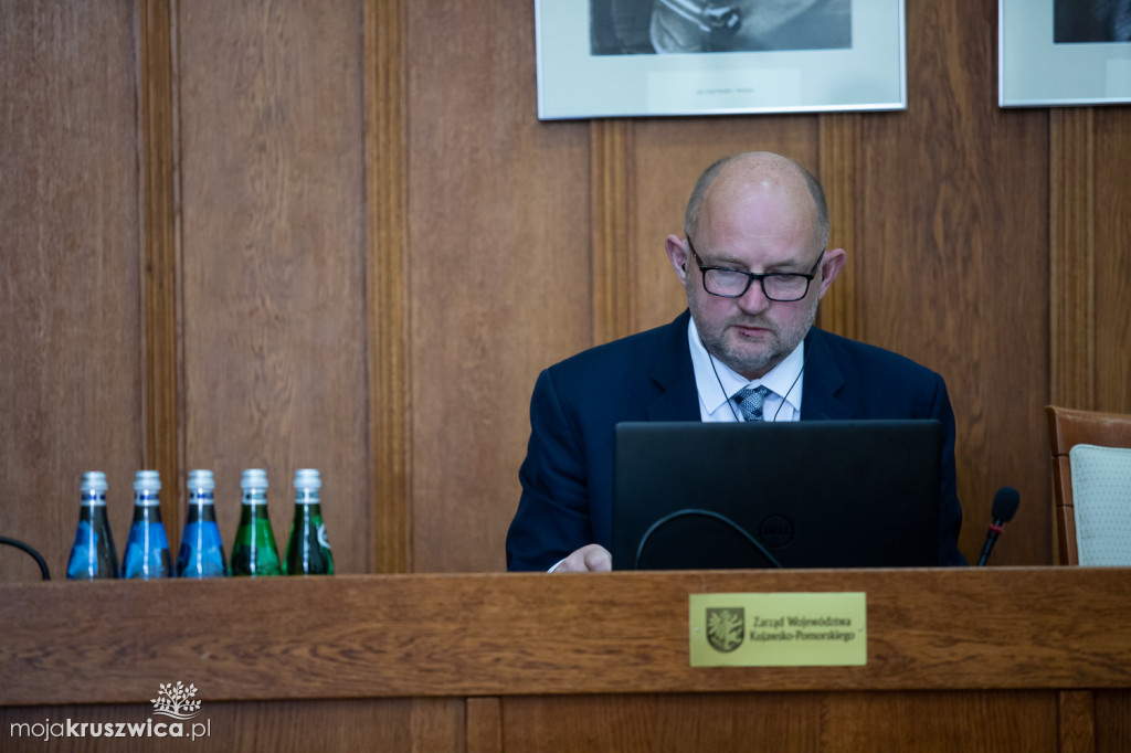  Marszałek z votum zaufania. Zarząd województwa otrzymał absolutorium [ZDJĘCIA]