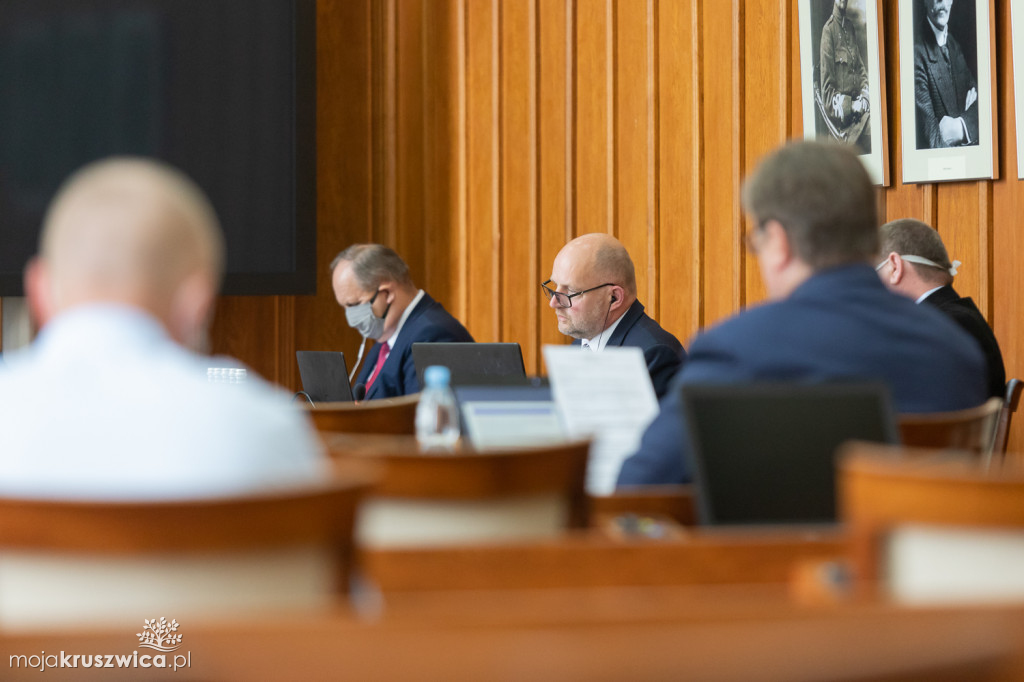  Marszałek z votum zaufania. Zarząd województwa otrzymał absolutorium [ZDJĘCIA]