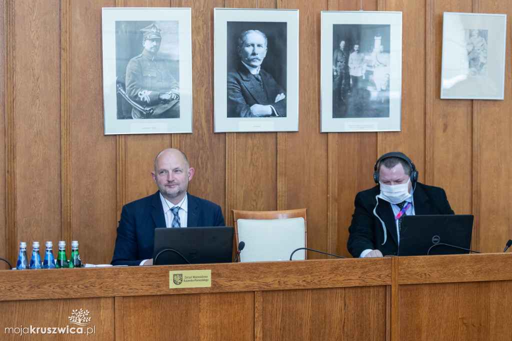  Marszałek z votum zaufania. Zarząd województwa otrzymał absolutorium [ZDJĘCIA]