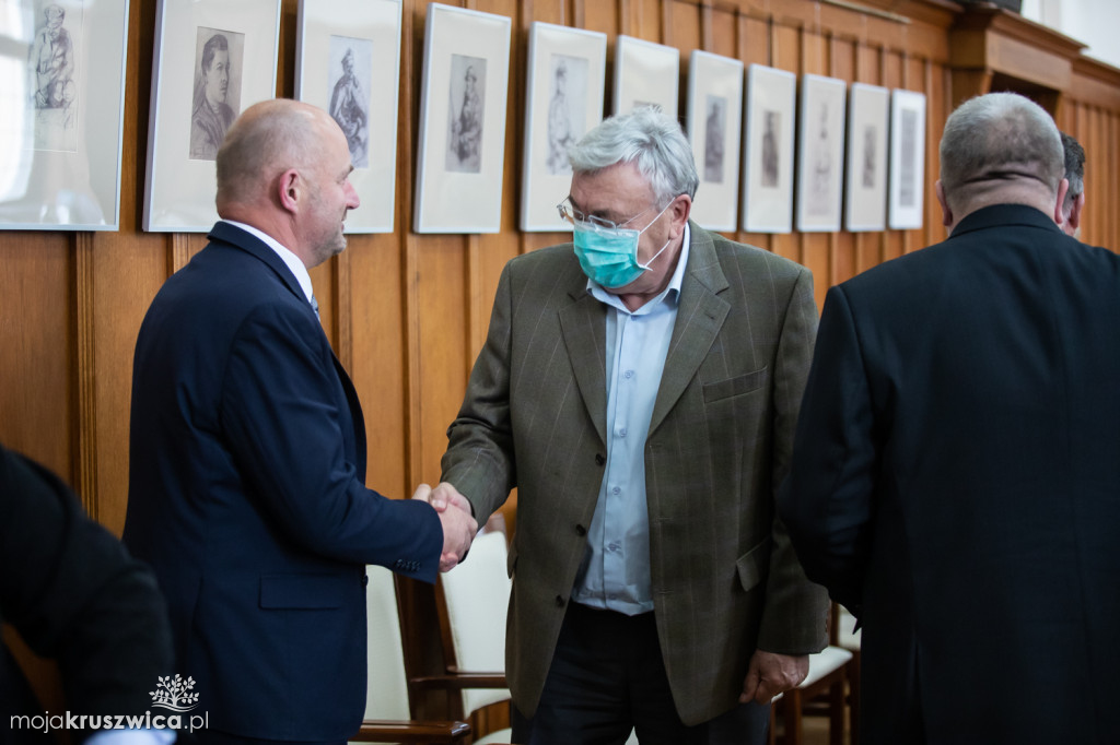  Marszałek z votum zaufania. Zarząd województwa otrzymał absolutorium [ZDJĘCIA]