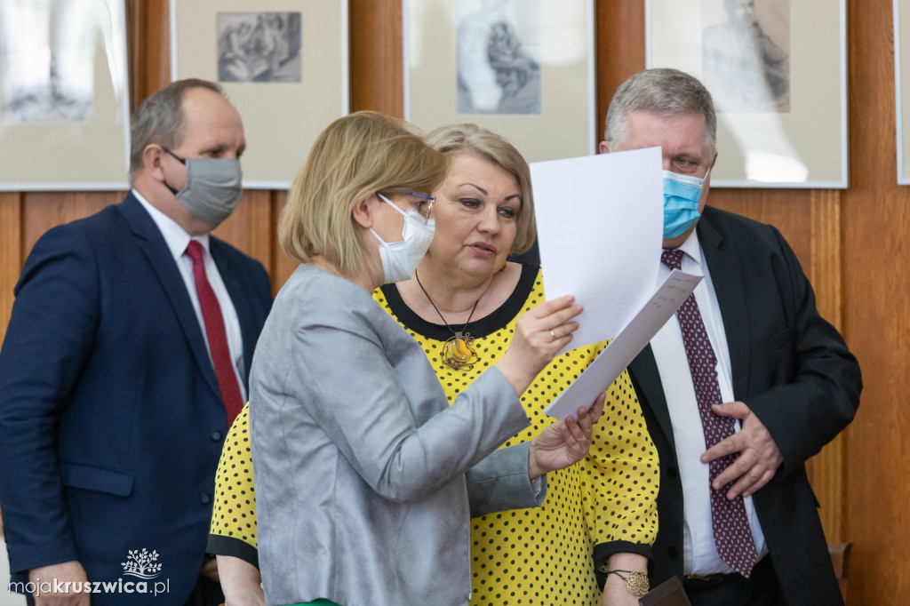  Marszałek z votum zaufania. Zarząd województwa otrzymał absolutorium [ZDJĘCIA]