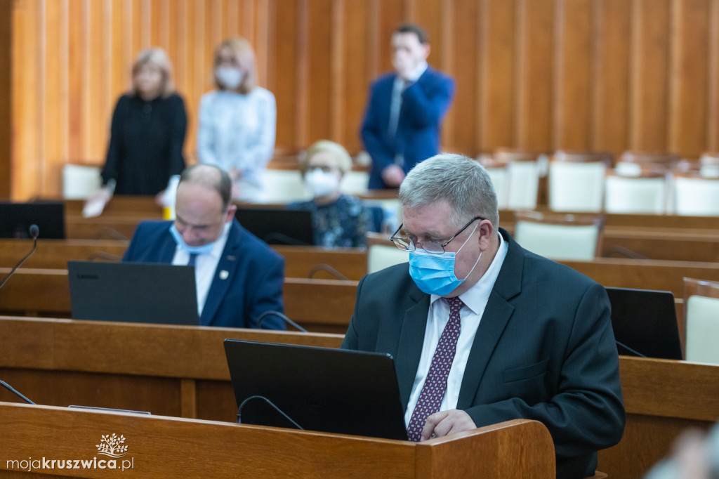  Marszałek z votum zaufania. Zarząd województwa otrzymał absolutorium [ZDJĘCIA]