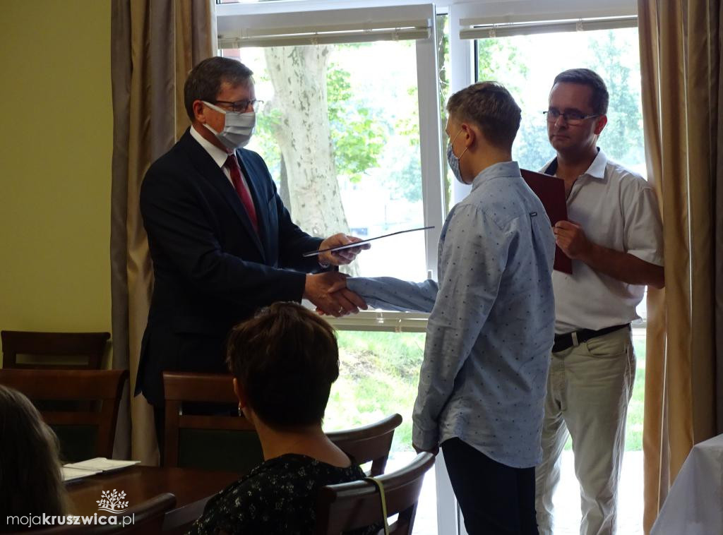  Zdolna Młodzież nagrodzona. Kto dziś odebrał nagrodę w Urzędzie Miejskim?