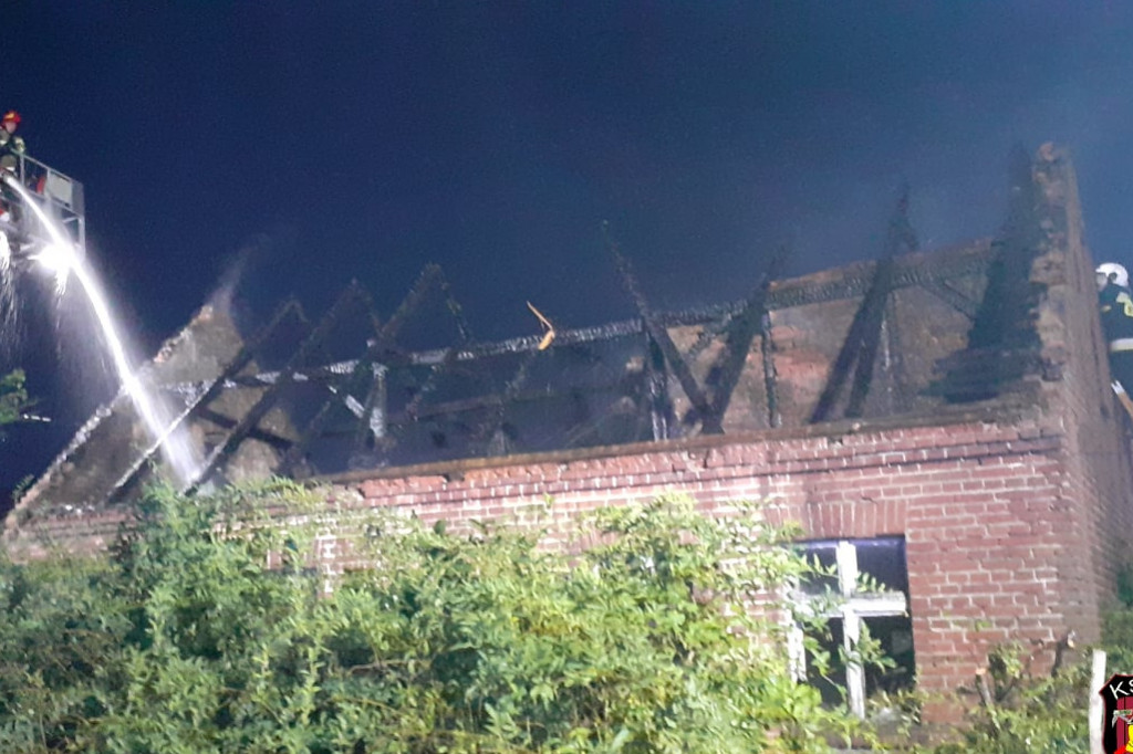  W Skotnikach spalił się dom. W akcji wzięły udział jednostki z Kruszwicy, Inowrocławia i Dobrego