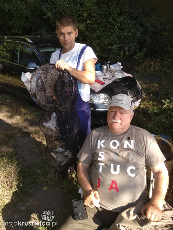Tak Lech Wałęsa wypoczywa w Kruszwicy. Były prezydent udał się na ryby [ZDJĘCIA]