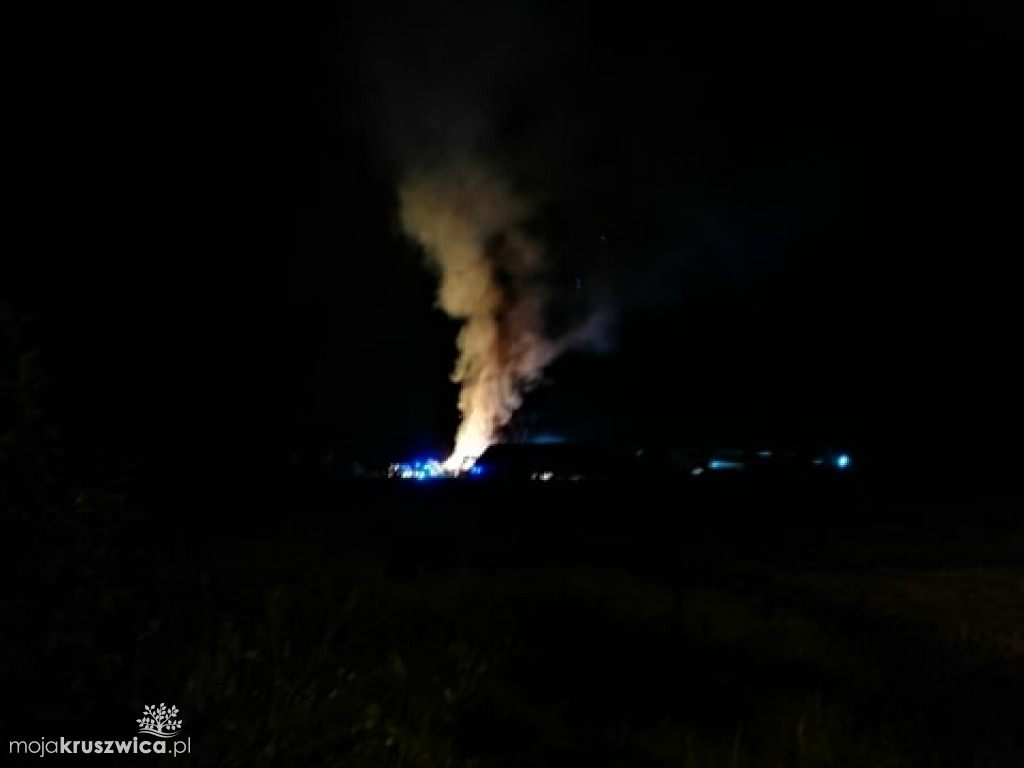 Okolice Giżewa: Ogromny pożar. Zagrożone mogą być budynki gospodarcze? [FOTO]