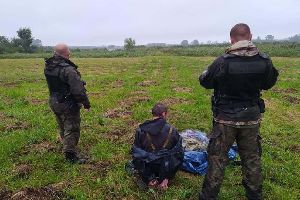 Funkcjonariusze Państwowej Straży Rybackiej zatrzymali kłusownika w Rzeszynku
