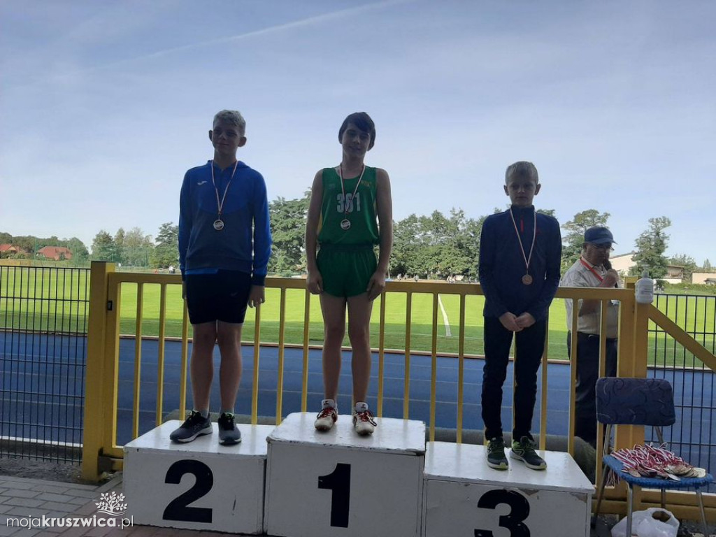  Zawodnicy LS LZS Kruszwica z medalami podczas Grand Prix Pomorza Kujaw i Pałuk w Szubinie.