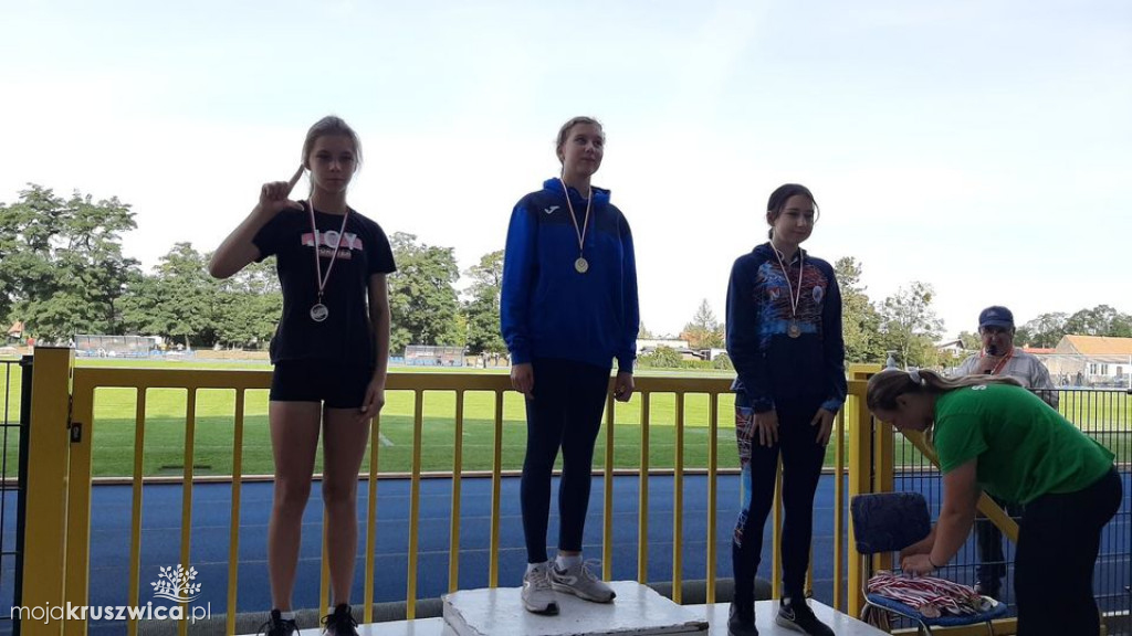  Zawodnicy LS LZS Kruszwica z medalami podczas Grand Prix Pomorza Kujaw i Pałuk w Szubinie.