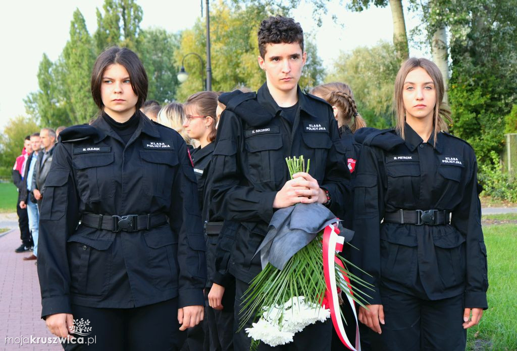 Pomaszerowaliśmy do Łagiewnik aby upamiętnić ofiary tragicznego września. Za nami Marsz Patriotyczny [ZDJĘCIA]