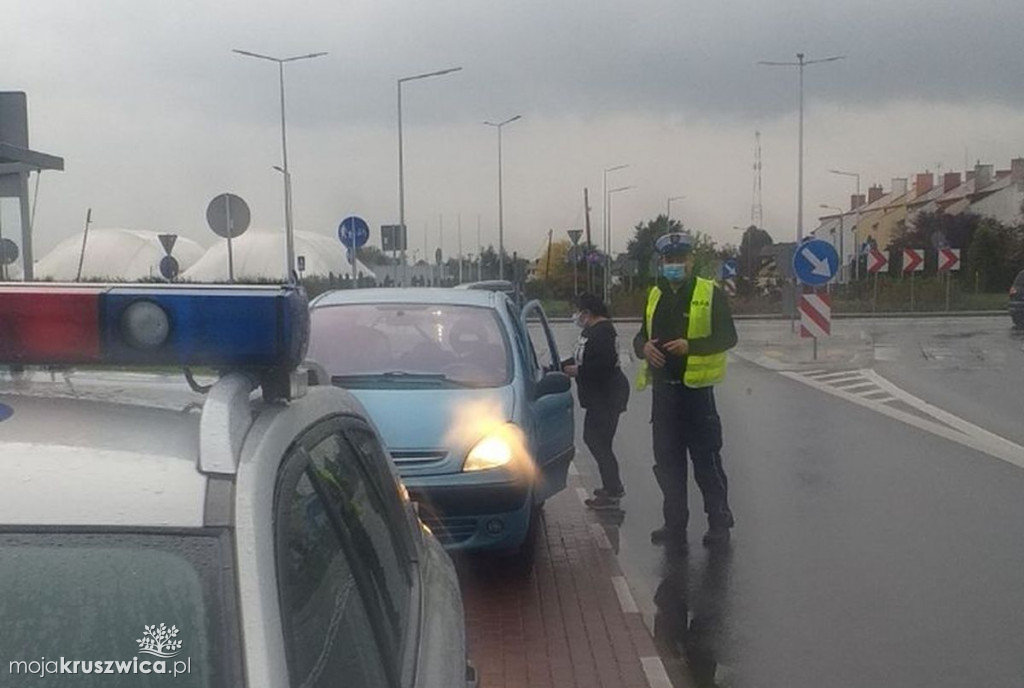 Sprawdzają czy mamy maseczki