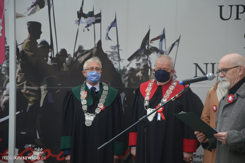 Zespół Szkół Zawodowych Rzemiosła w Inowrocławiu stanął do hymnu narodowego [VIDEO, FOTO]