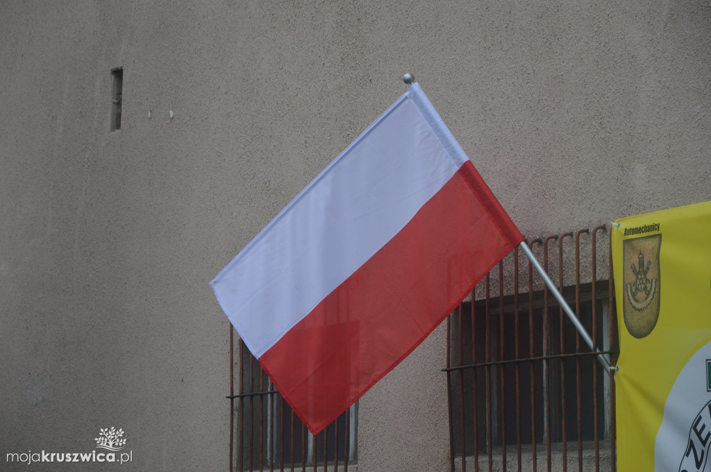 Zespół Szkół Zawodowych Rzemiosła w Inowrocławiu stanął do hymnu narodowego [VIDEO, FOTO]
