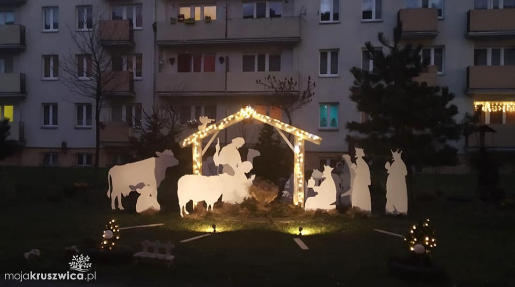 Mieszkańcy Kujawskiej nie zawiedli. Między blokami powróciła szopka
