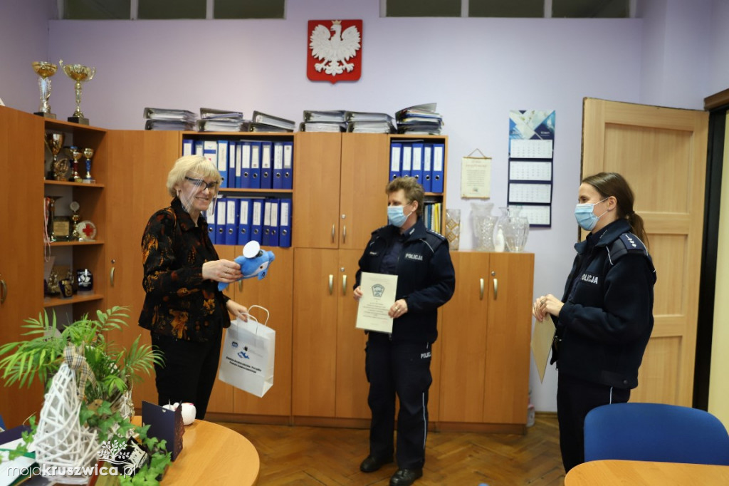 Podziękowania dla policjantek za aktywność profilaktyczną na rzecz młodzieży