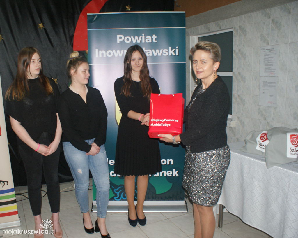 Z kamerą wśród Piastów. Dziewczęta odebrały nagrodę [ZDJĘCIA]