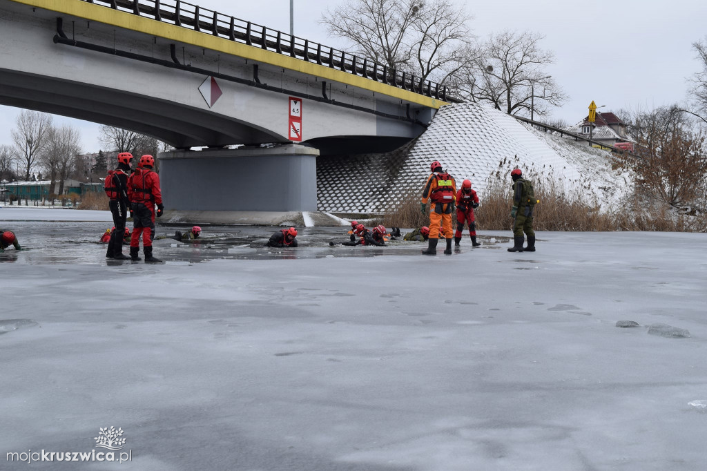 Kontynuują ćwiczenia na Gople 