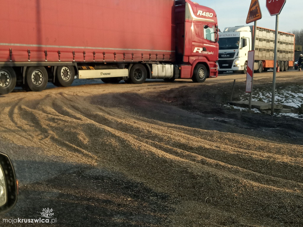 Ogromne ilości śruty rzepakowej w Kobylnikach