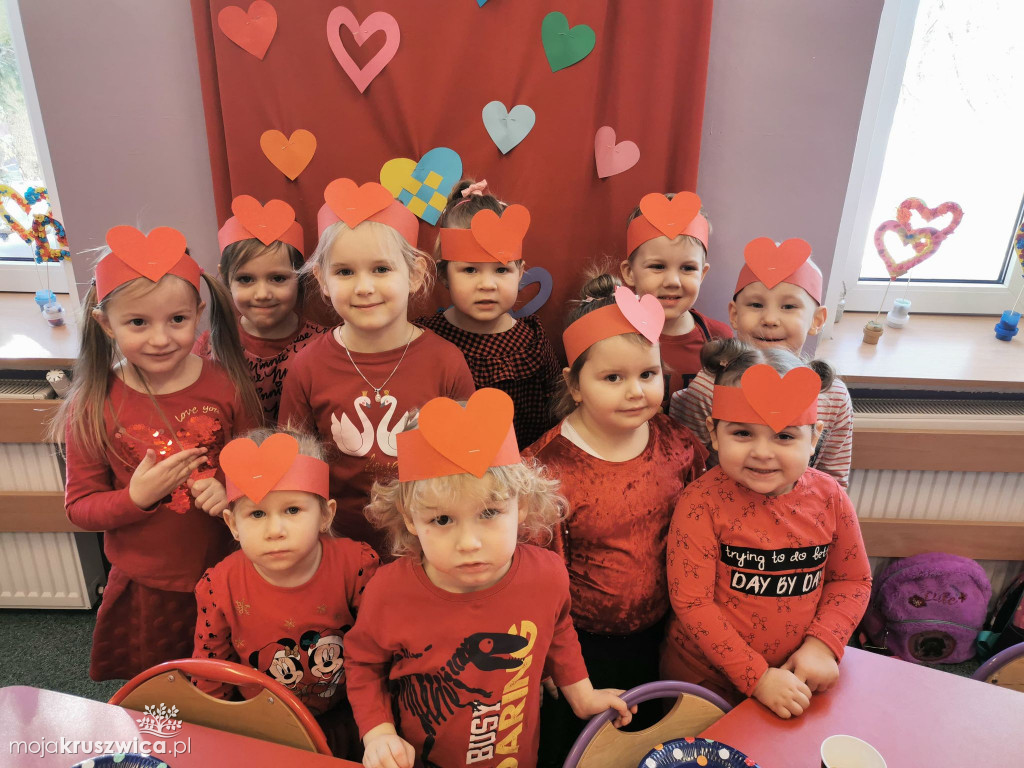 Walentynki u maluszków  w Szkole Podstawowej w Rusinowie [ZDJĘCIA[