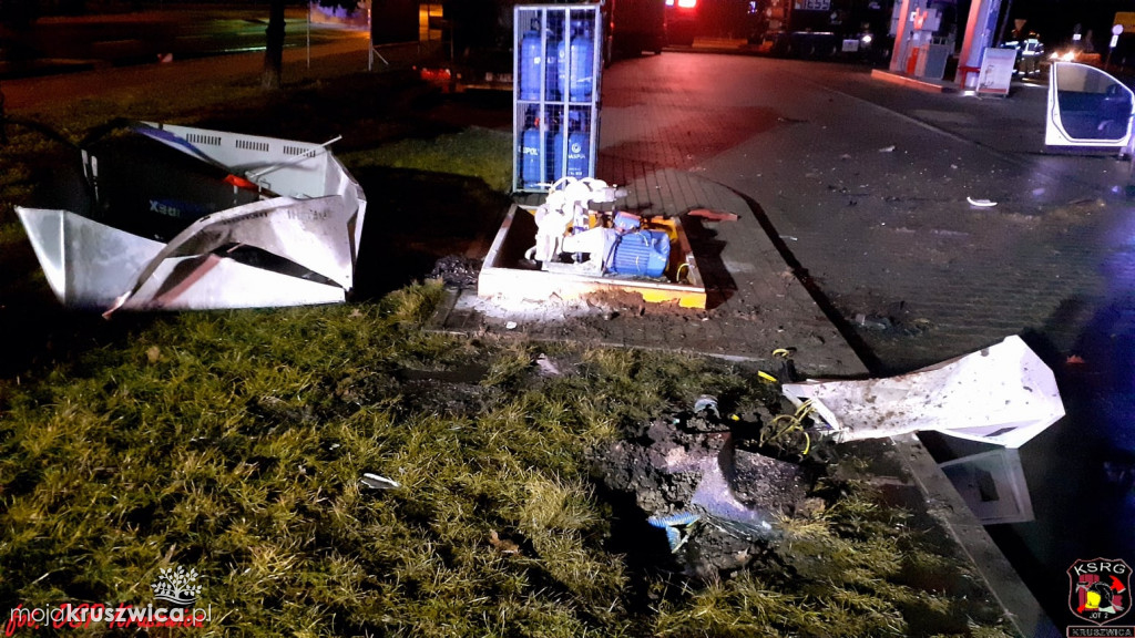 Ochotnicza Straż Pożarna w Kruszwicy udostępniła zdjęcia z nocnego wypadku przy Kościuszki