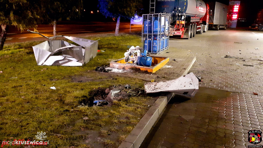 Ochotnicza Straż Pożarna w Kruszwicy udostępniła zdjęcia z nocnego wypadku przy Kościuszki
