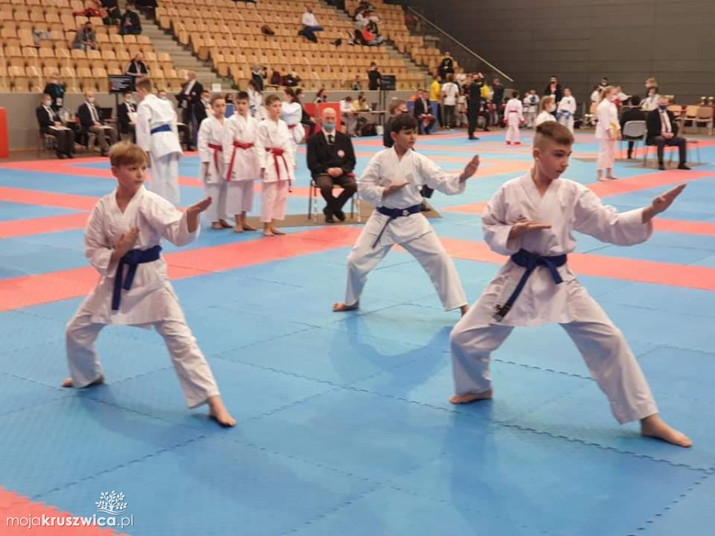 Młodzi kruszwiczanie na podium podczas turnieju karate w Bydgoszczy