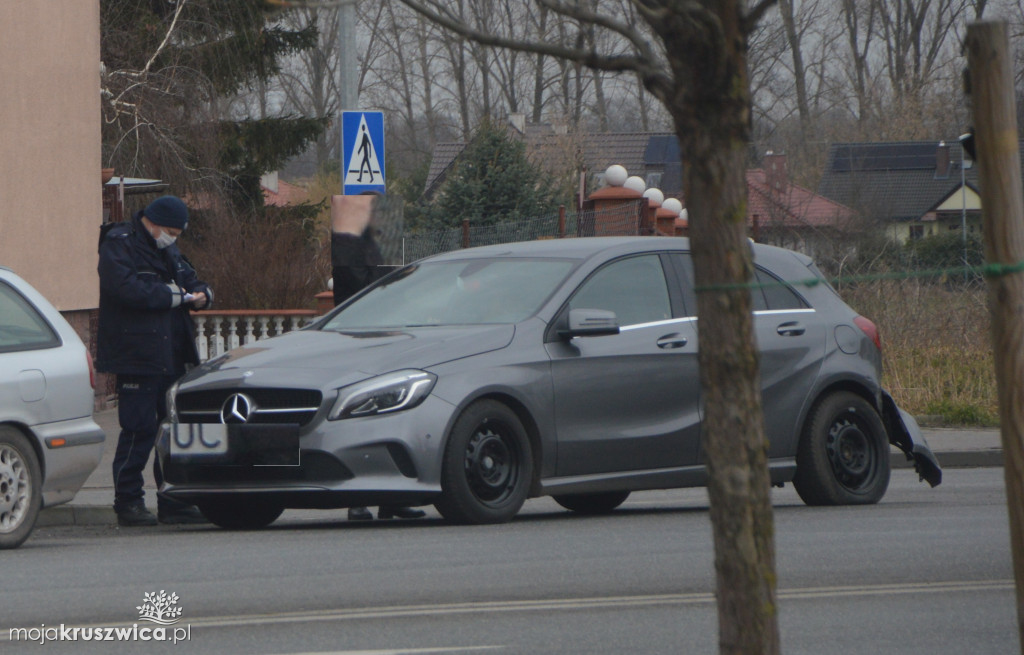 Kolizja w starej części miasta. Na miejscu policja