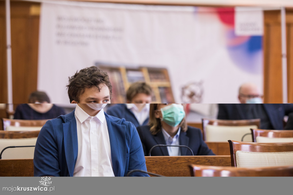  Mają dobre oceny oraz wygrywają konkursy. Poznajcie kujawskich prymusów